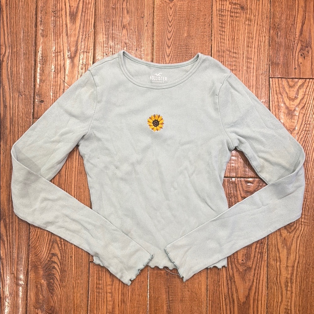 Hollister Light Gray Long Sleeve Tee with Sunflower